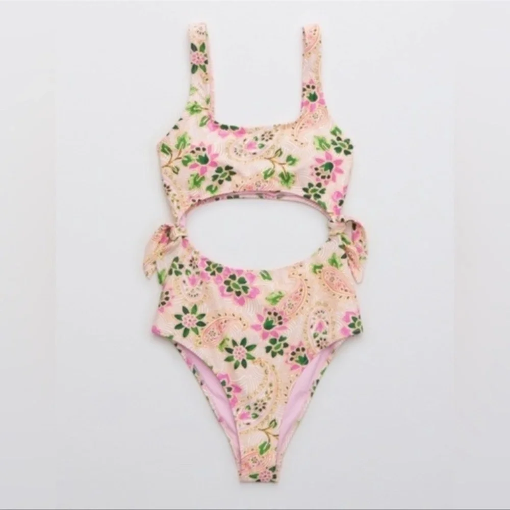 NWT AERIE Pink Floral Paisley‎ One Piece Swimsuit Size XS